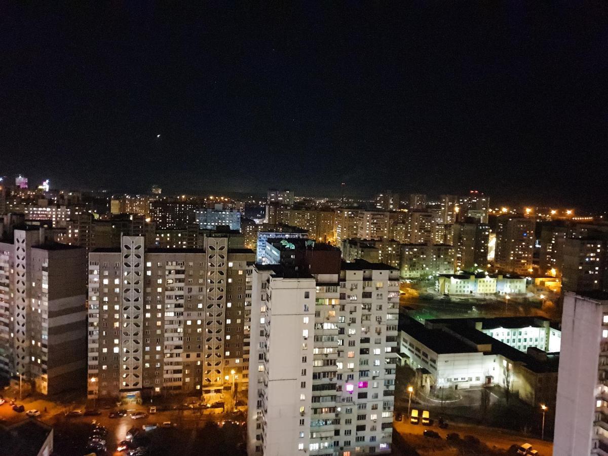 Шикарные Апартаменты 3 Минуты Пешком От М Позняки Kiev Luaran gambar