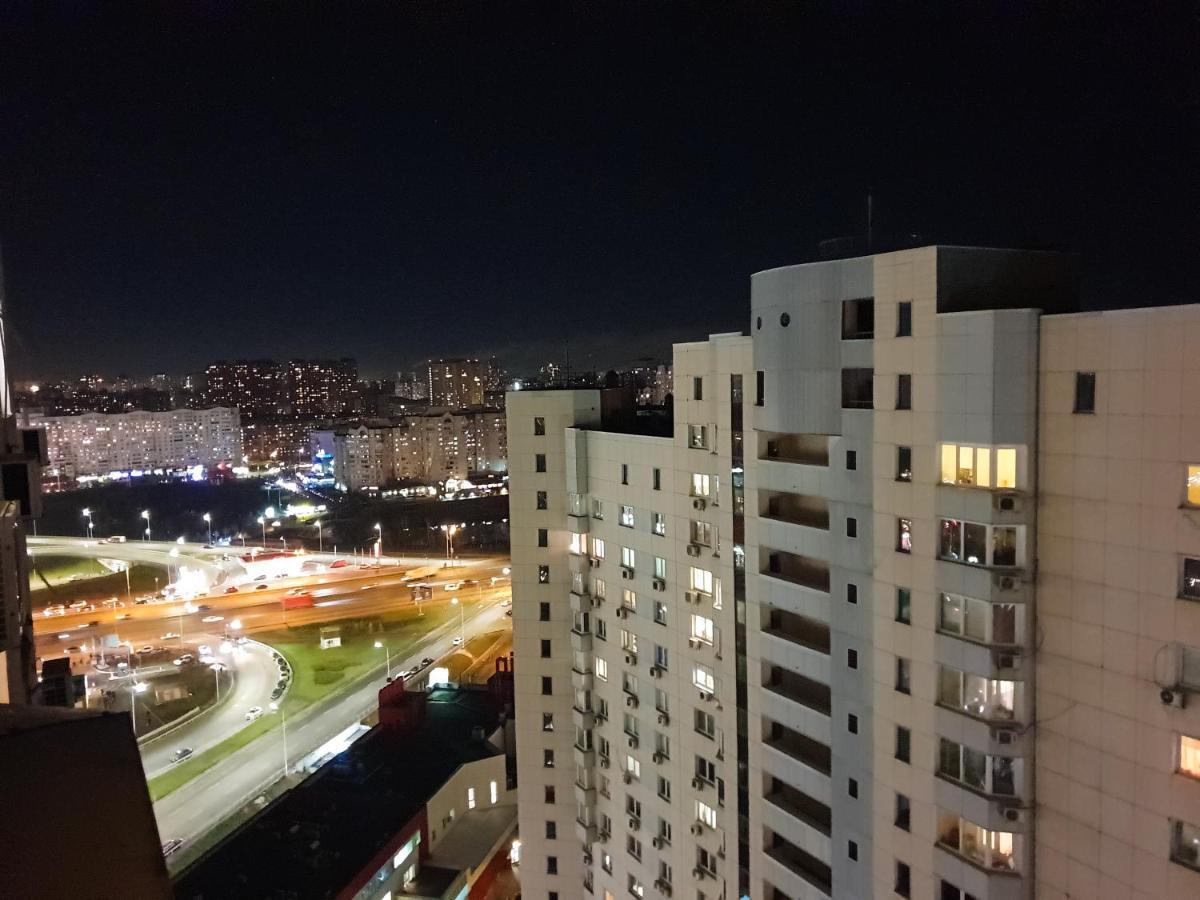 Шикарные Апартаменты 3 Минуты Пешком От М Позняки Kiev Luaran gambar